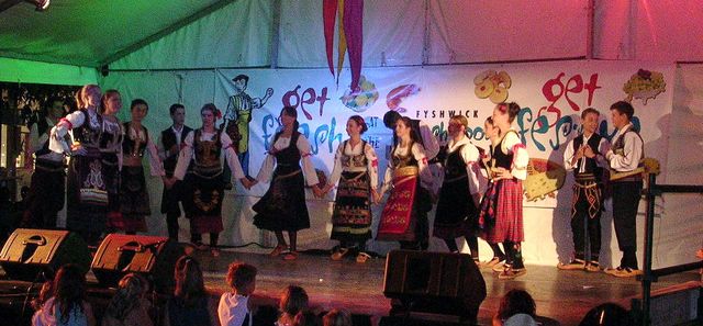 DSCN0465.JPG
Serbian dancers