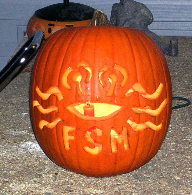 DSCN2055.JPG
Riss's Flying Spaghetti Monster pumpkin